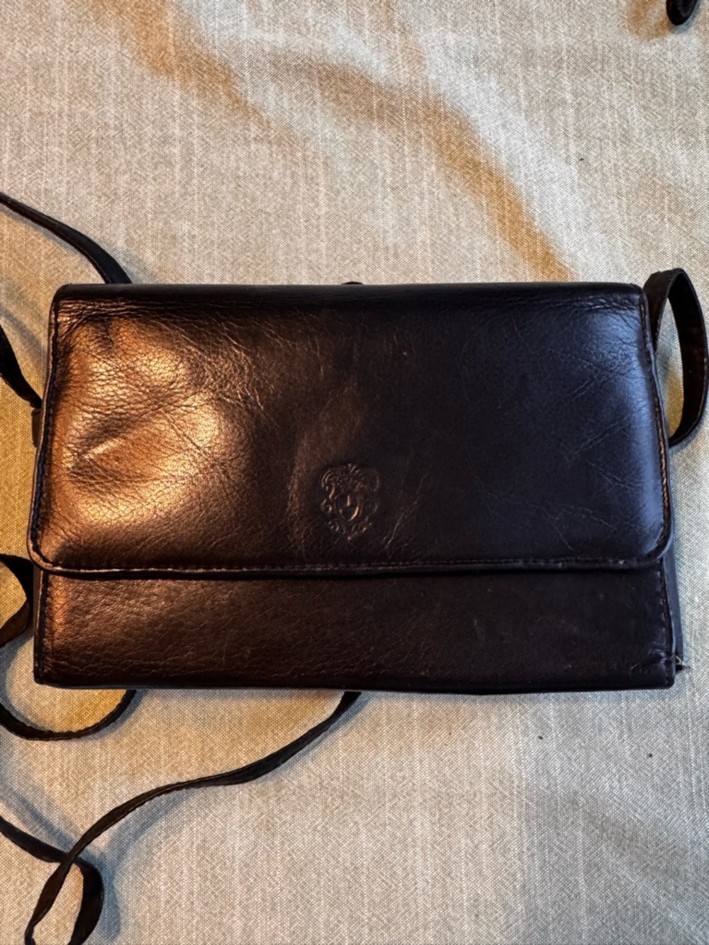 Black Genuine Leather Travel Wallet Clutch/Shoulder Bag - Picture 2 of 8